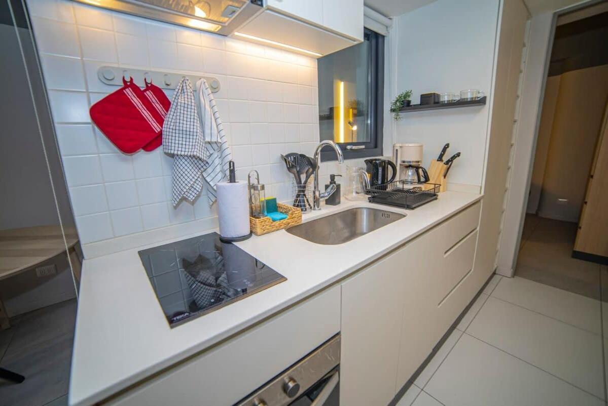 Apartamento With Private Terrace Steps From Metro Santiago de Chile