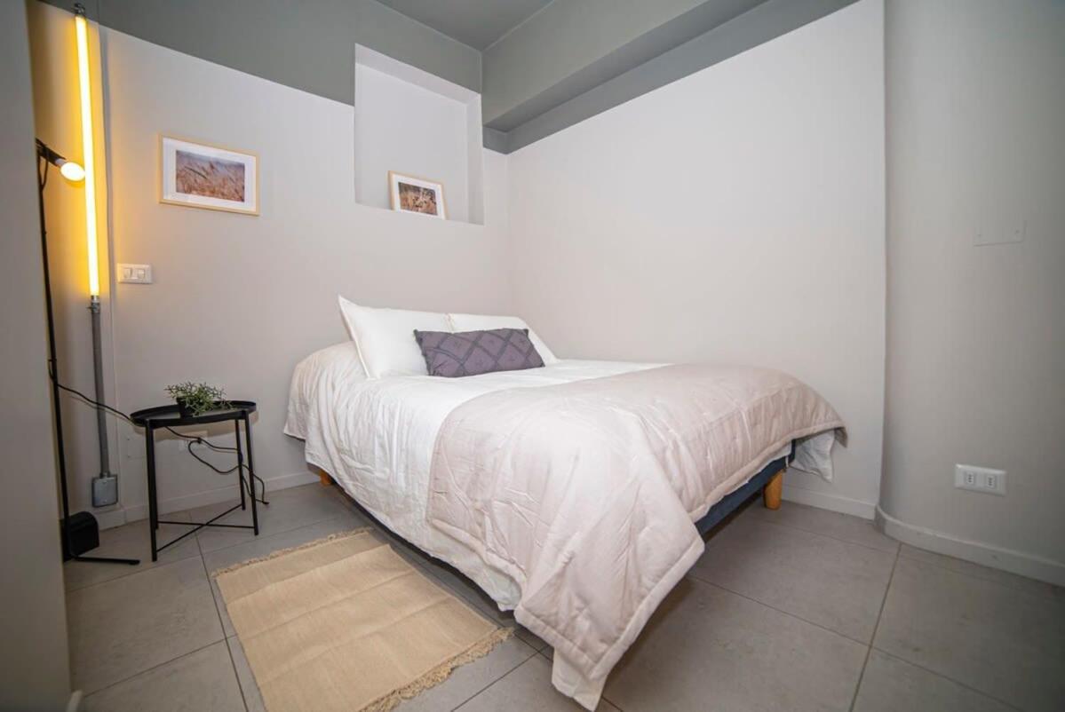 With Private Terrace Steps From Metro Apartamento *